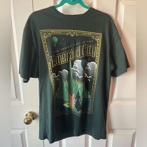 Wicked Movie Graphic T-Shirt | Cakeworthy | Size Small 💚